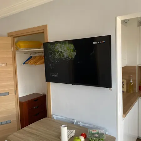 A La Apartament *