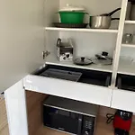 דירה A La *