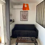 A La